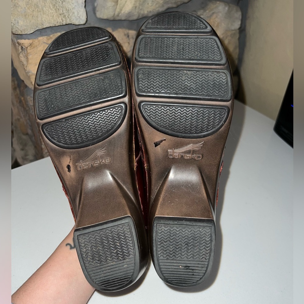 Dansko Solitaire in Red Veg Mary Jane Leather Clogs Size 40 - Picture 9 of 10